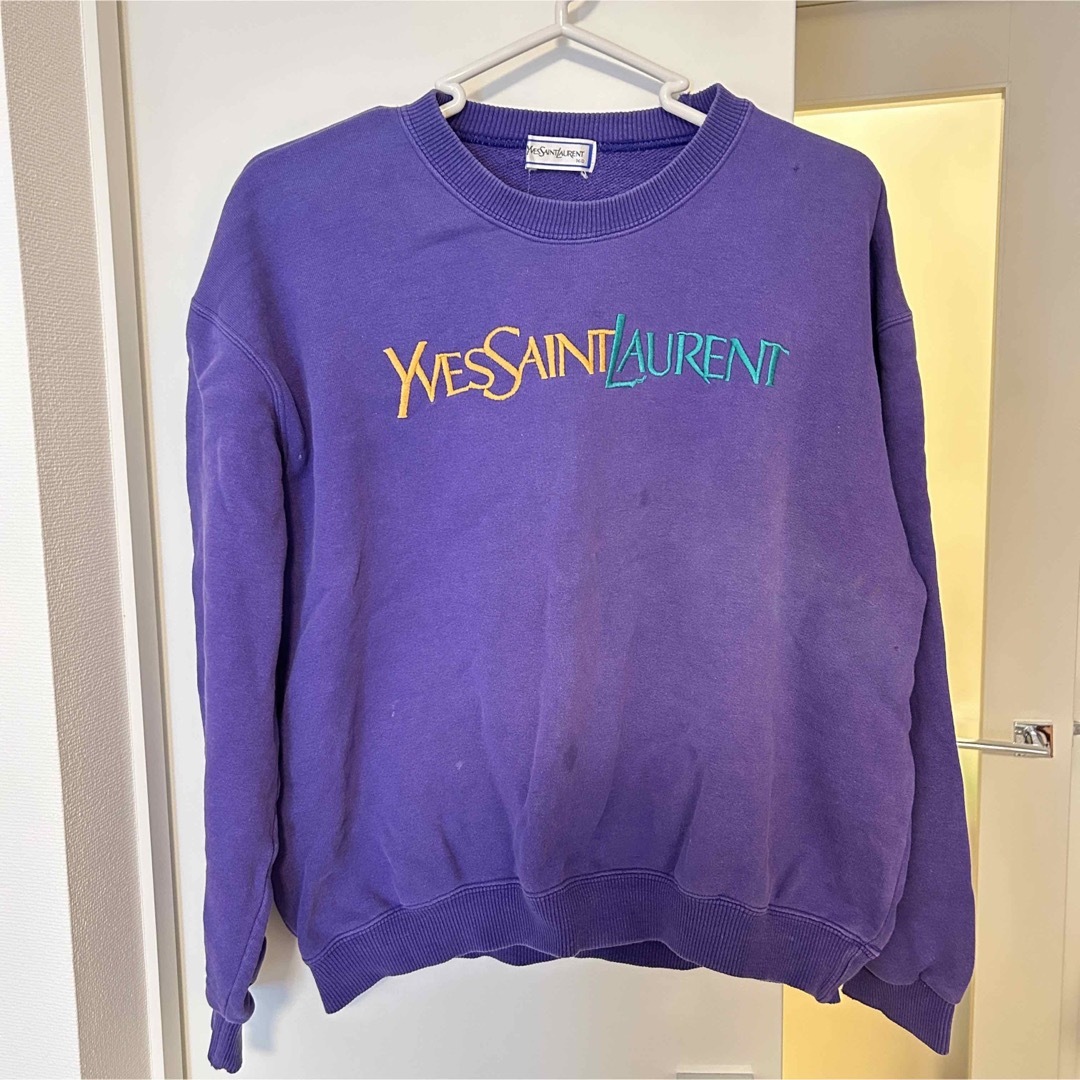 Yves Saint Laurent(イヴサンローラン)の古着　90s イヴ サンローラン デカロゴスウェット 刺繍 ヴィンテージ　紫　M レディースのトップス(トレーナー/スウェット)の商品写真