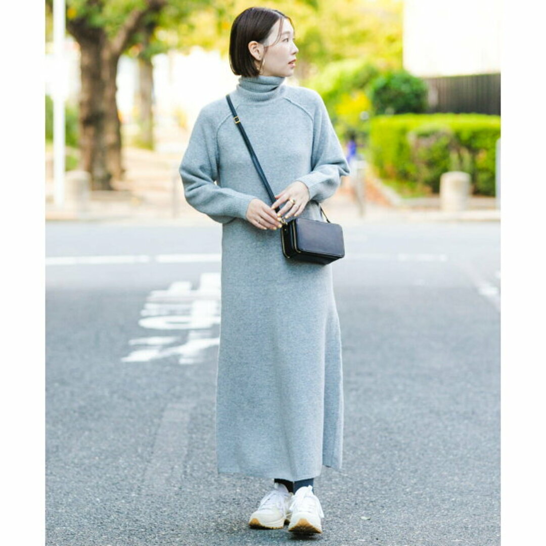 URBAN RESEARCH ROSSO(アーバンリサーチロッソ)の【BEIGE】F by ROSSO タートルフレアニットワンピース レディースのワンピース(ロングワンピース/マキシワンピース)の商品写真