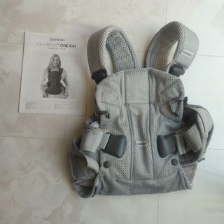 ベビービョルン(BABYBJORN)のベビービョルン ベビーキャリア ONE KAI Air シルバー(抱っこひも/おんぶひも)