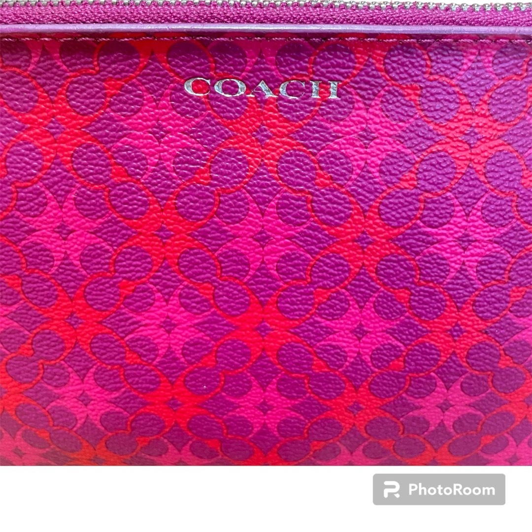 美品❗️coachコーチ✨ シグネチャー　ピンクポーチ　バニティ　コスメ　化粧