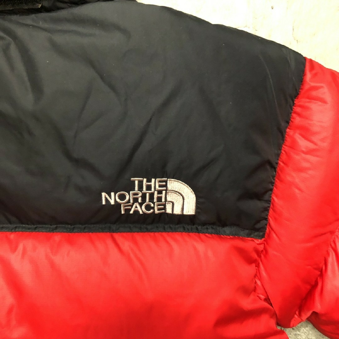 THE NORTH FACE(ザノースフェイス)のザノースフェイス　ダウンジャケット　レッド　メンズXS　700フィル　ヌプシ メンズのジャケット/アウター(ダウンジャケット)の商品写真