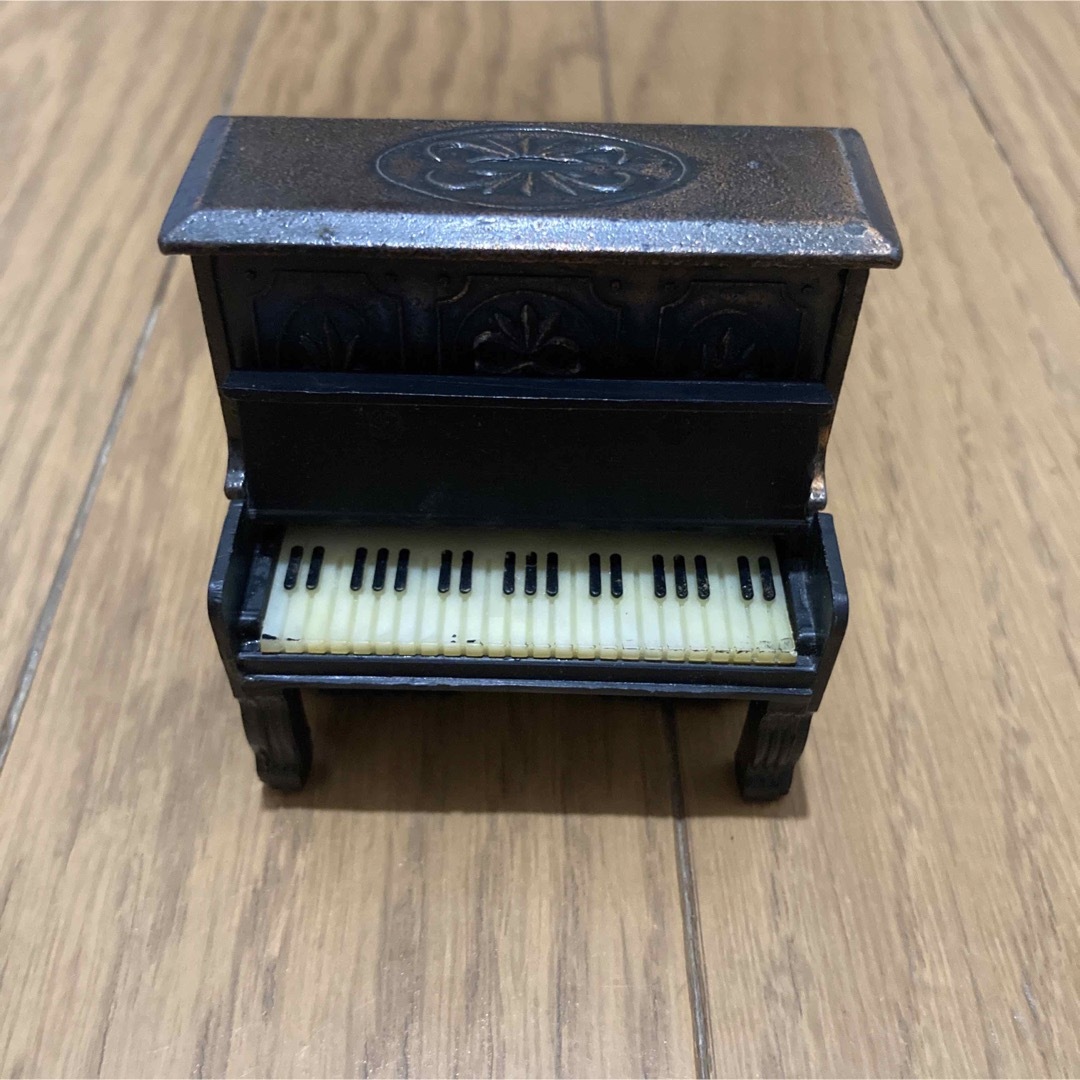 アンティーク ピアノ 鉛筆削りの通販 by ムラサキ'｜ラクマ