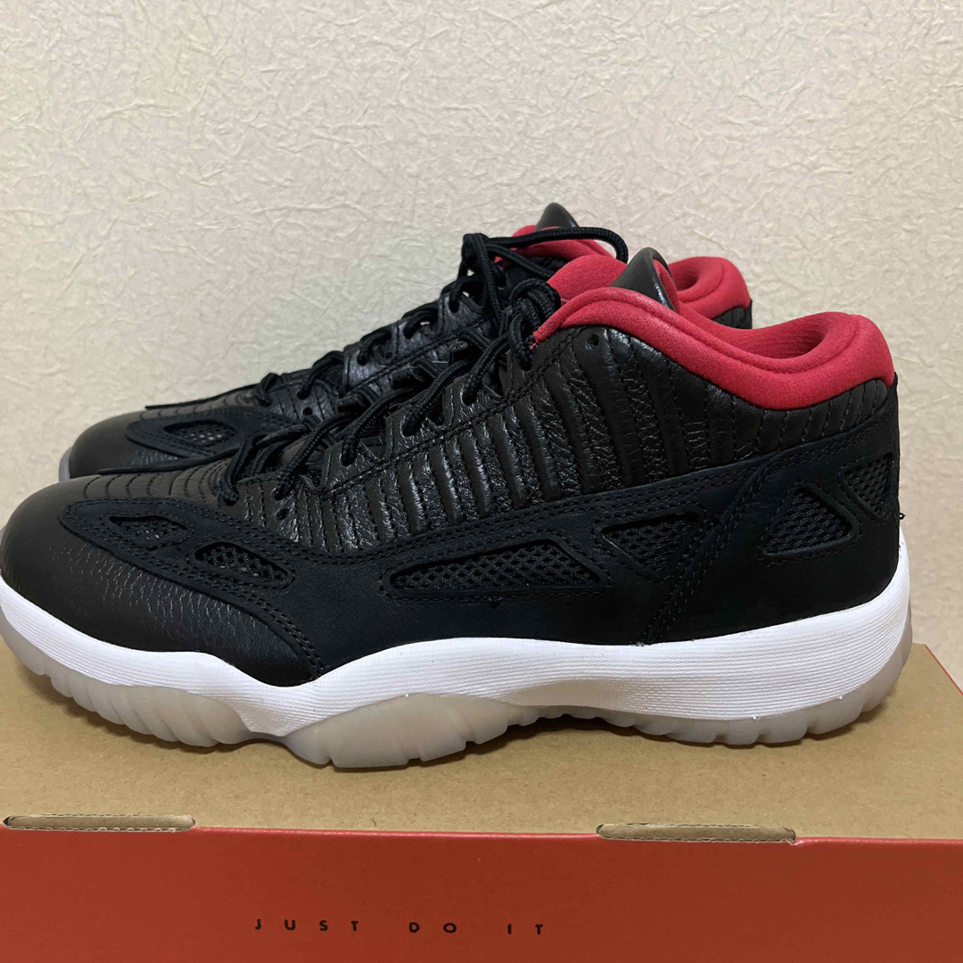 NIKE AIR JORDAN 11 LOW IE  BRED