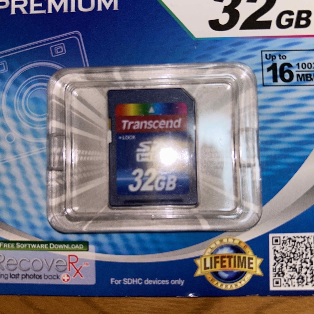 Transcend(トランセンド)のSDカード　32GB スマホ/家電/カメラのPC/タブレット(PC周辺機器)の商品写真