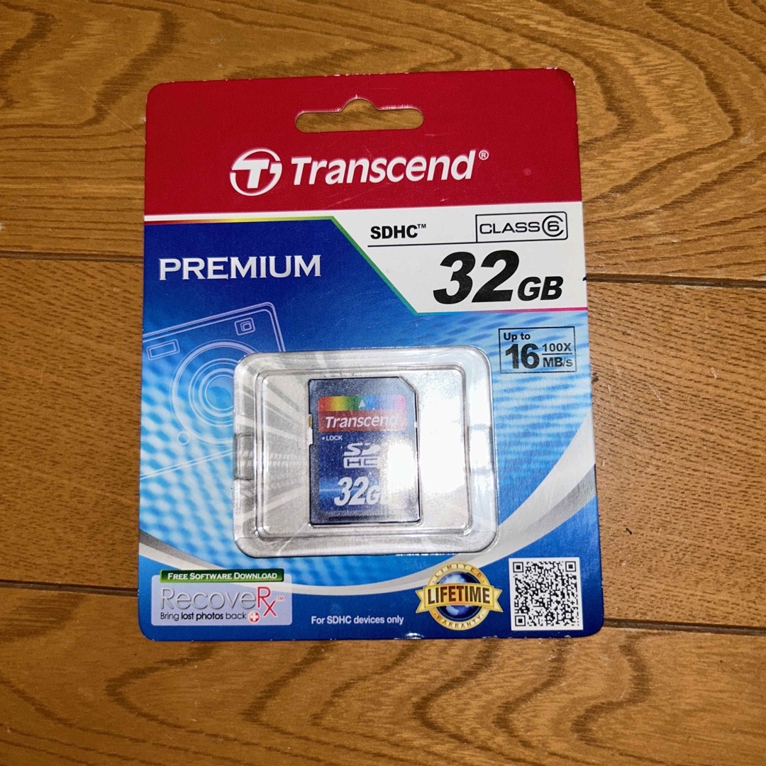 Transcend(トランセンド)のSDカード　32GB スマホ/家電/カメラのPC/タブレット(PC周辺機器)の商品写真