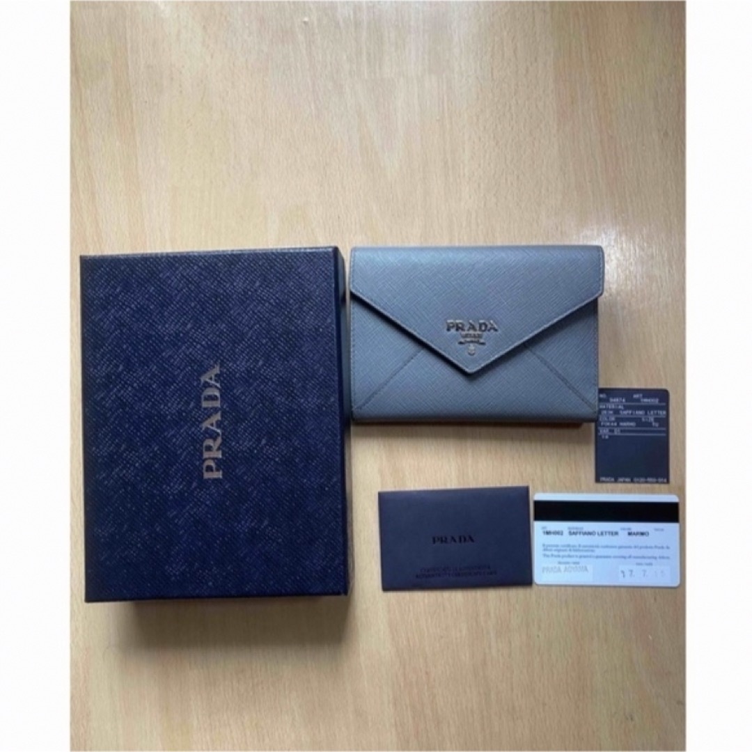 PRADA(プラダ)のあいこん様専用　プラダ　財布　 レディースのファッション小物(財布)の商品写真
