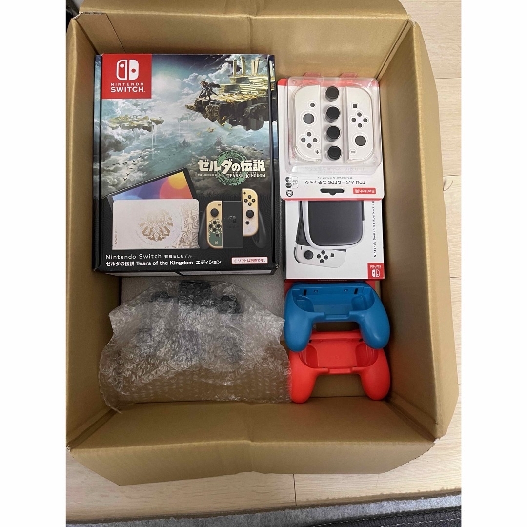 Nintendo Switch(ニンテンドースイッチ)の美品　Switch 有機ELモデル ゼルダの伝説　 エンタメ/ホビーのゲームソフト/ゲーム機本体(家庭用ゲーム機本体)の商品写真