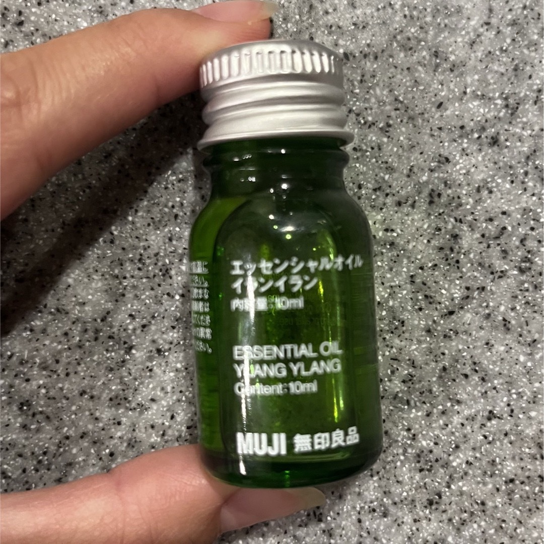 MUJI (無印良品)(ムジルシリョウヒン)の無印良品エッセンシャルオイル　イランイラン10ml コスメ/美容のリラクゼーション(アロマオイル)の商品写真