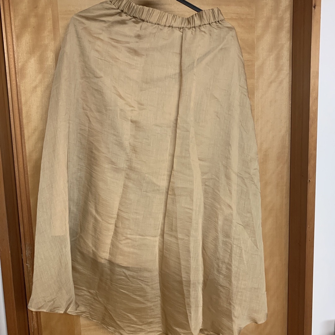Simplicite(シンプリシテェ)のキャメル　シアースカート レディースのスカート(ひざ丈スカート)の商品写真