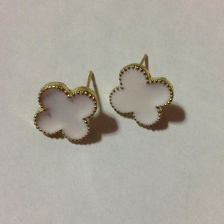クローバーピアス(ピアス)
