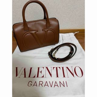 ヴァレンティノ(VALENTINO)のバレンティノ　Vロゴ　ボストンハンドバッグ(ハンドバッグ)