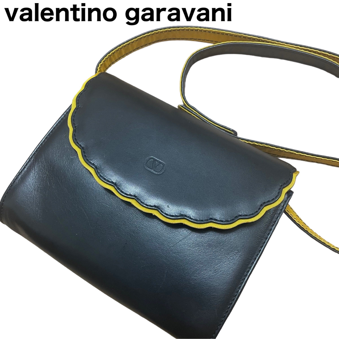 valentino garavani(ヴァレンティノガラヴァーニ)のvalentino garavani ショルダーバッグ　ポシェット　クロスボディ レディースのバッグ(ショルダーバッグ)の商品写真