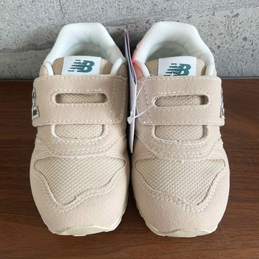 New Balance(ニューバランス)の【新品】16.5センチ ベージュ×ブラウン ニューバランス スニーカー キッズ キッズ/ベビー/マタニティのキッズ靴/シューズ(15cm~)(スニーカー)の商品写真