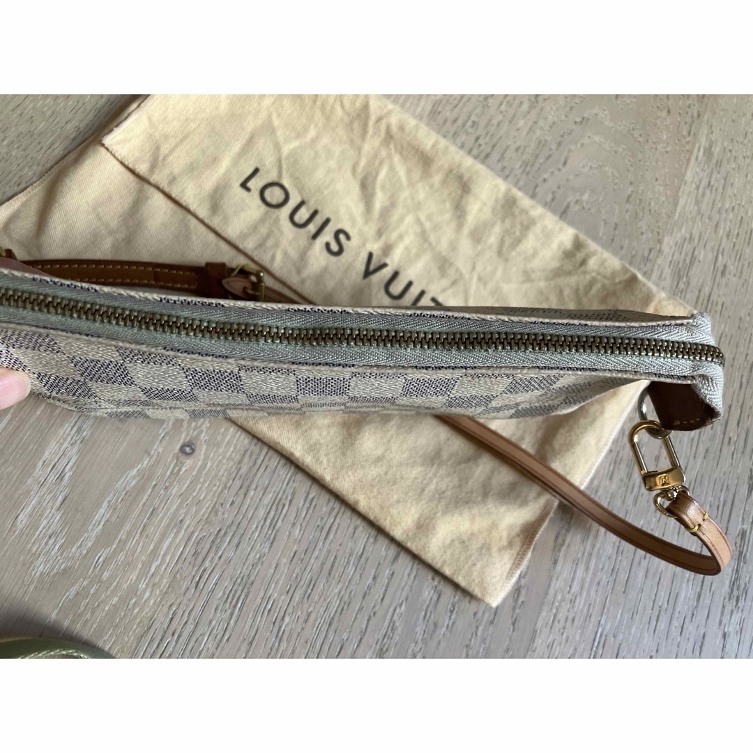 LOUIS VUITTON(ルイヴィトン)のLOUIS VUITTON ポシェットアクセソワール  ダミエアズール レディースのファッション小物(ポーチ)の商品写真