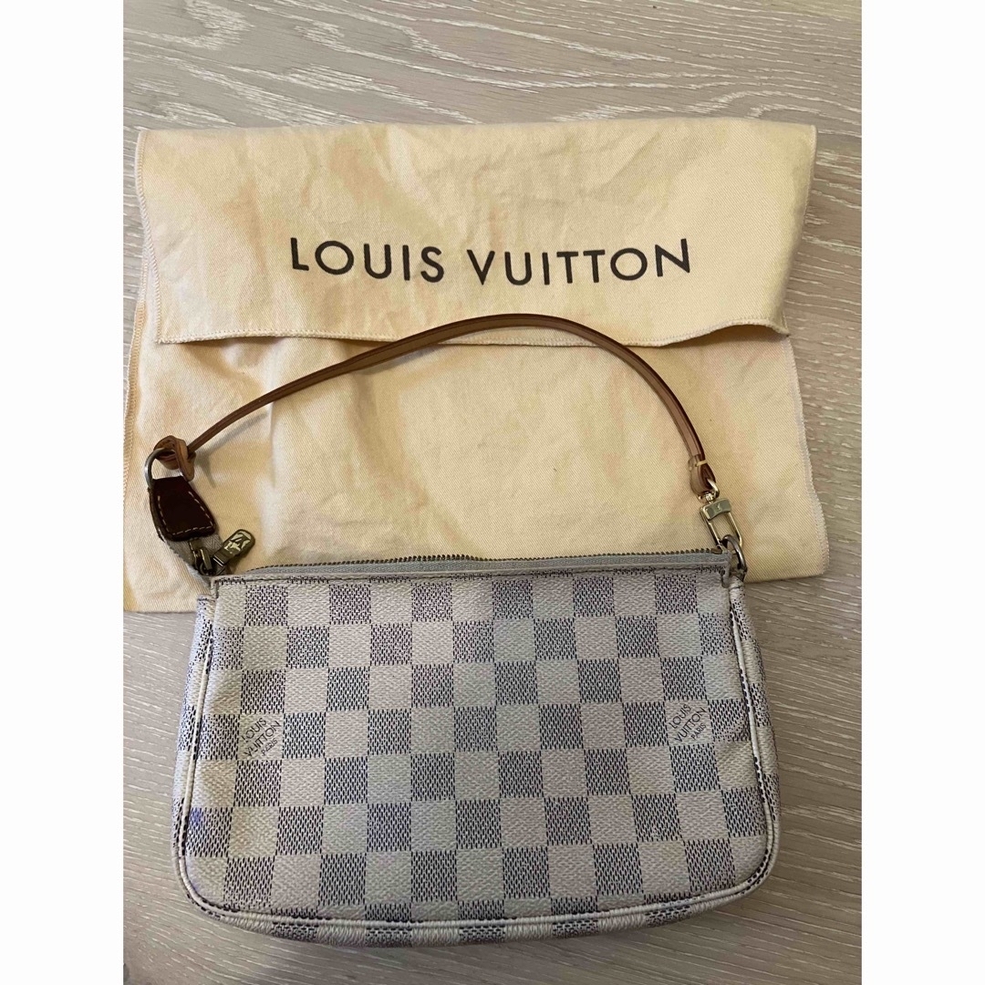 LOUIS VUITTON(ルイヴィトン)のLOUIS VUITTON ポシェットアクセソワール  ダミエアズール レディースのファッション小物(ポーチ)の商品写真