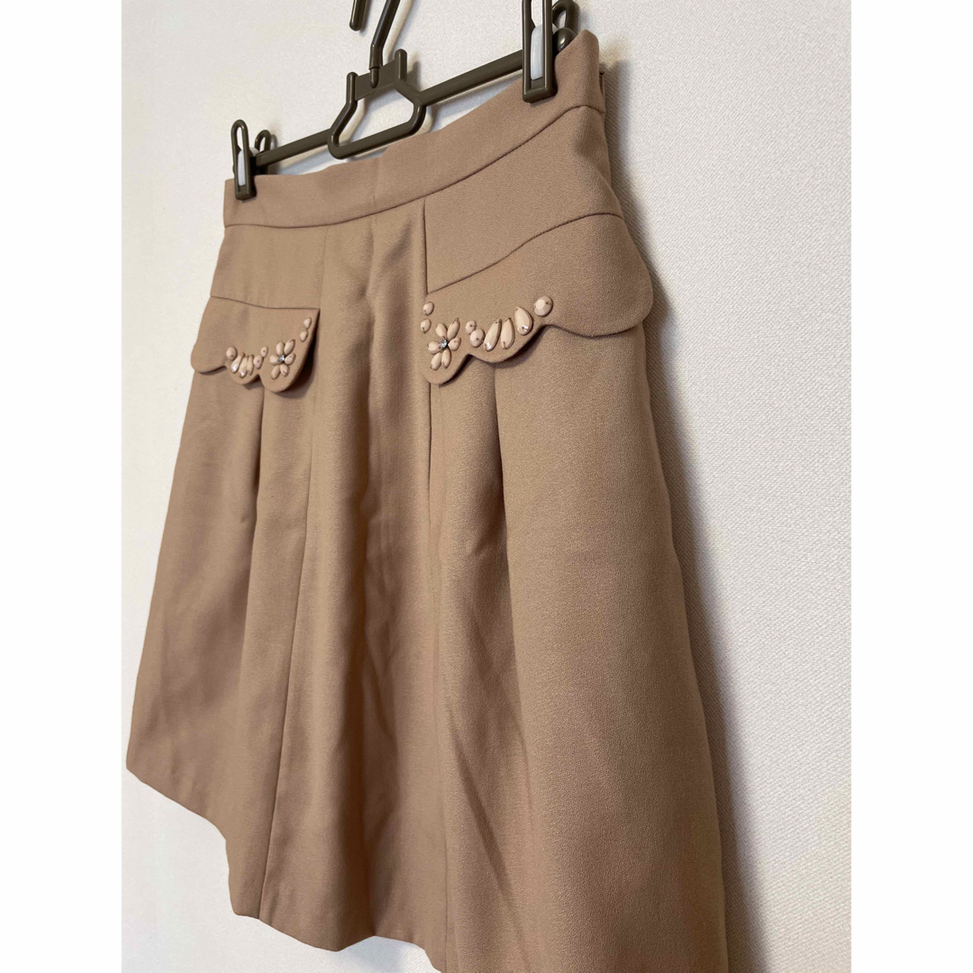 Rew de Rew(ルーデルー)のルーデルー　ビジュー付き　フレアスカート　M  レディースのスカート(ミニスカート)の商品写真