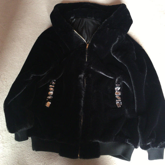 DaTuRa(ダチュラ)のダーリンボアアウター レディースのジャケット/アウター(毛皮/ファーコート)の商品写真