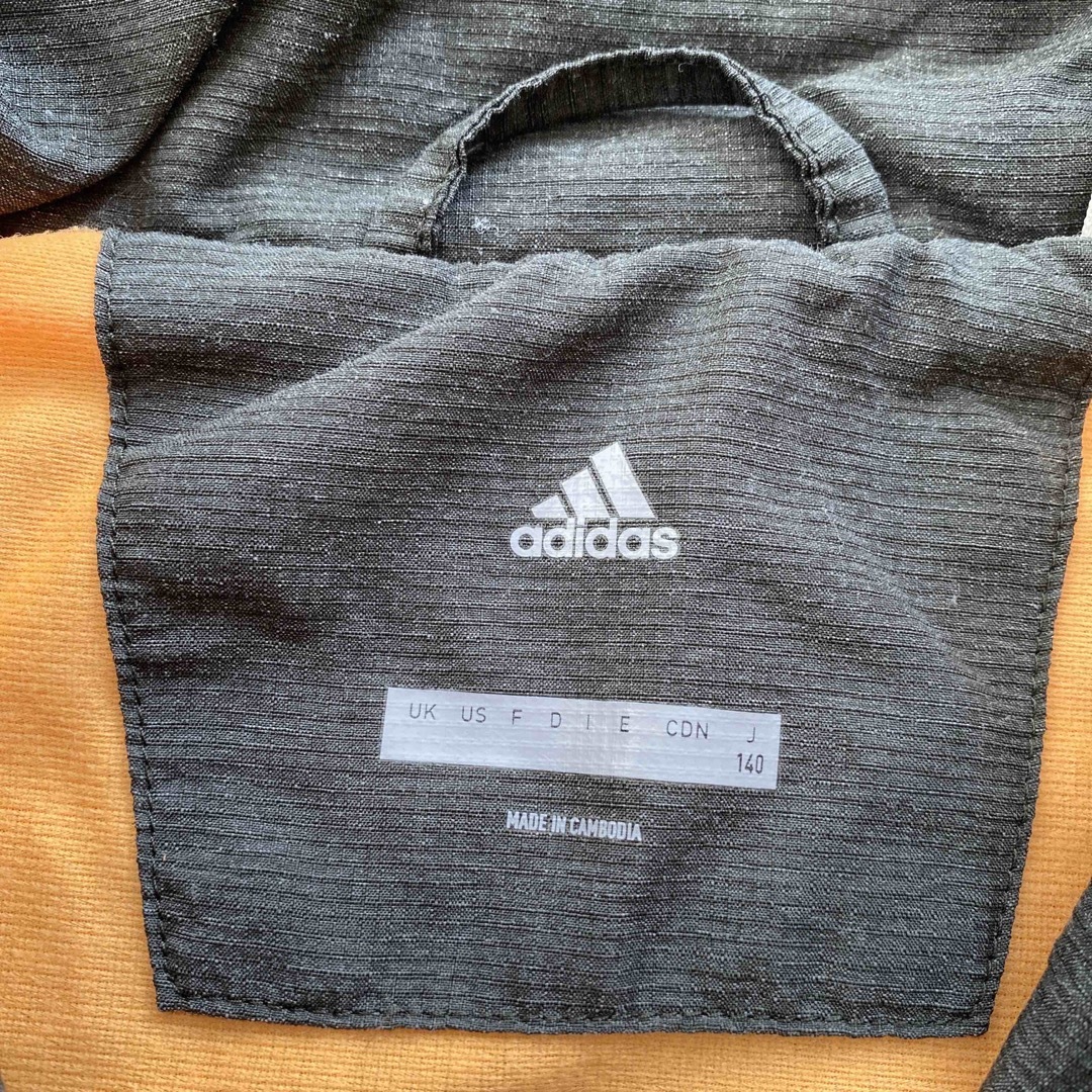 adidas(アディダス)のadidas ジャンパー140 キッズ/ベビー/マタニティのキッズ服男の子用(90cm~)(ジャケット/上着)の商品写真