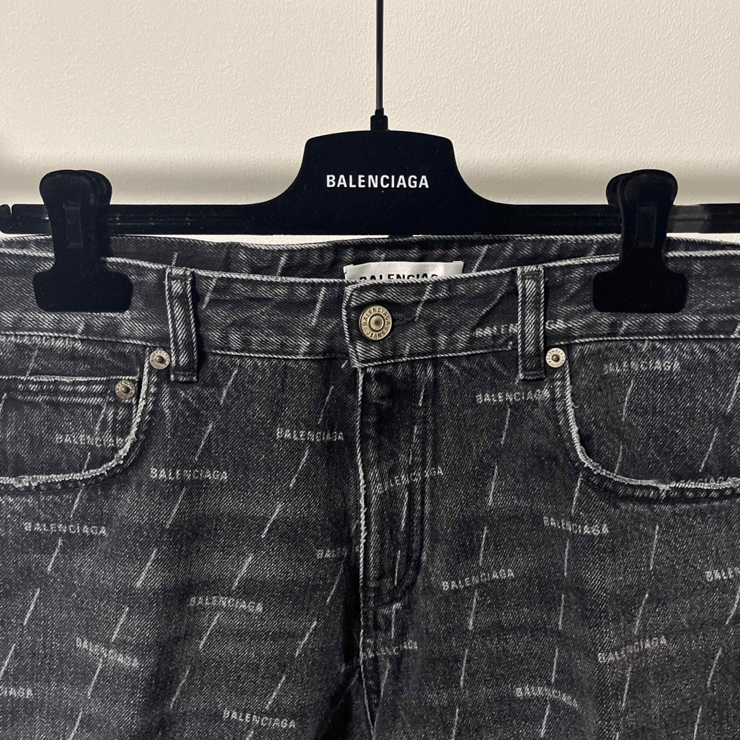 Balenciaga(バレンシアガ)のBALENCIAGA BLACK LOGO denim レディースのパンツ(デニム/ジーンズ)の商品写真