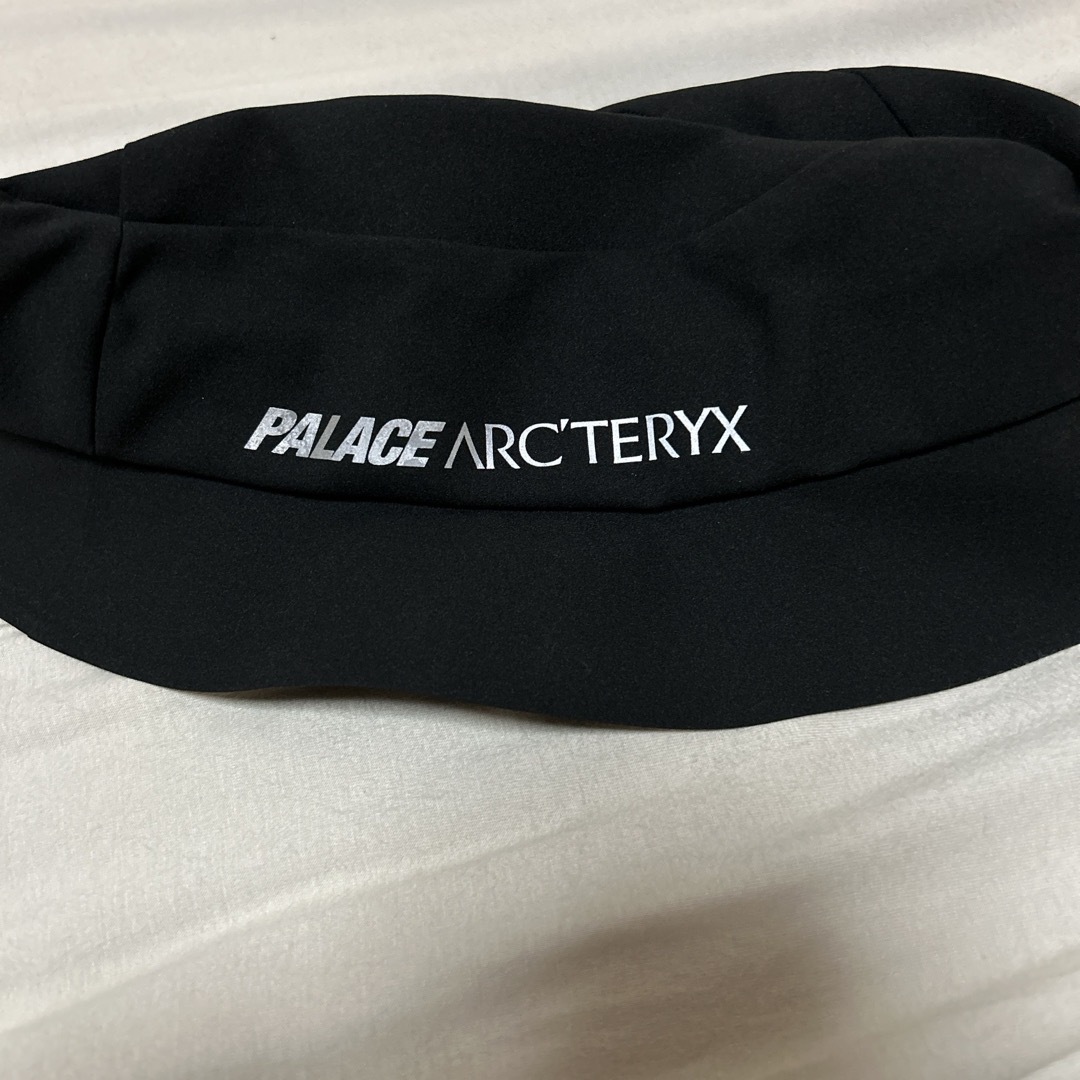 ARC'TERYX(アークテリクス)のARC'TERYX×PALACE メンズの帽子(キャップ)の商品写真