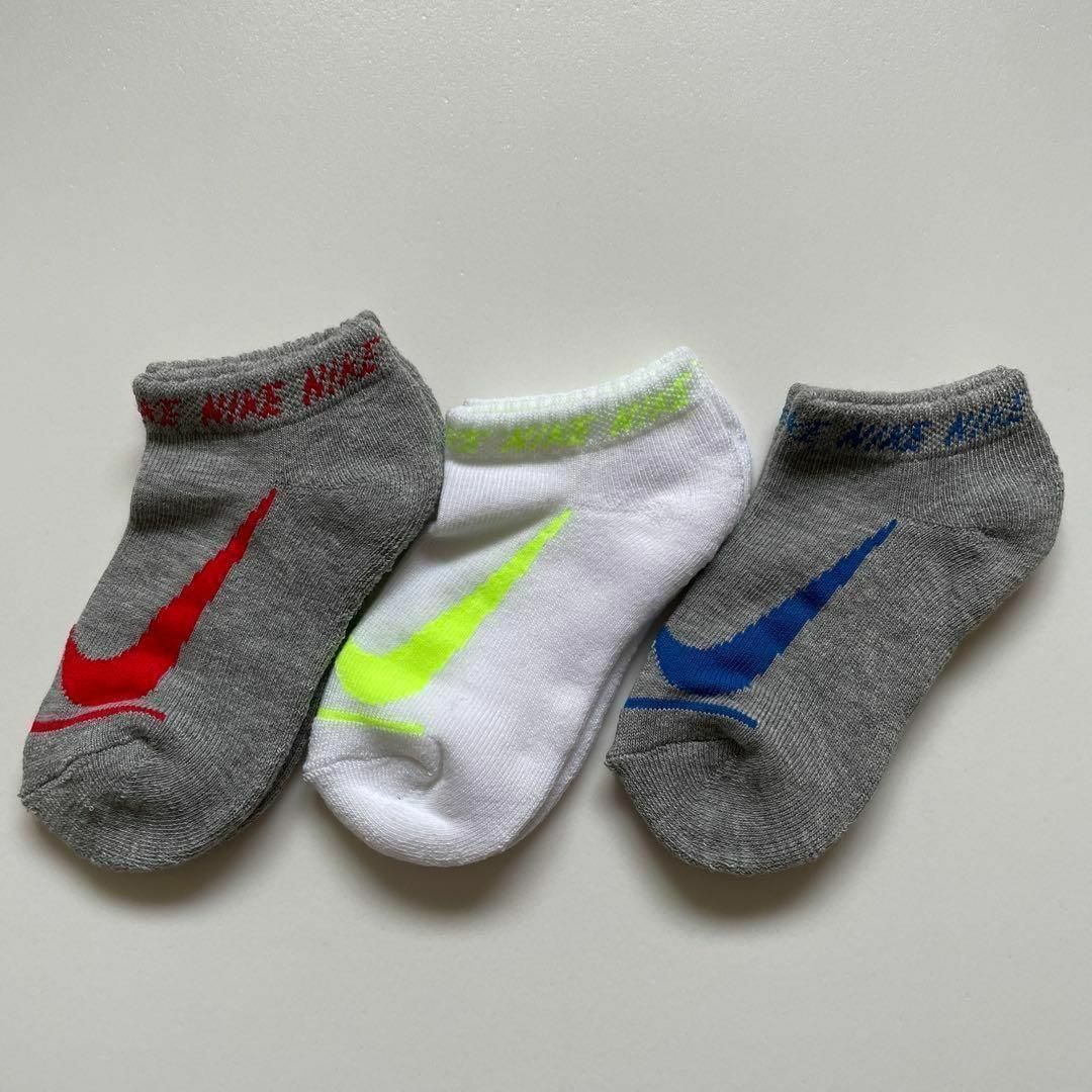 NIKE(ナイキ)のナイキ NIKE CUSHIONED KIDSソックス 6足 19〜21cm キッズ/ベビー/マタニティのこども用ファッション小物(靴下/タイツ)の商品写真