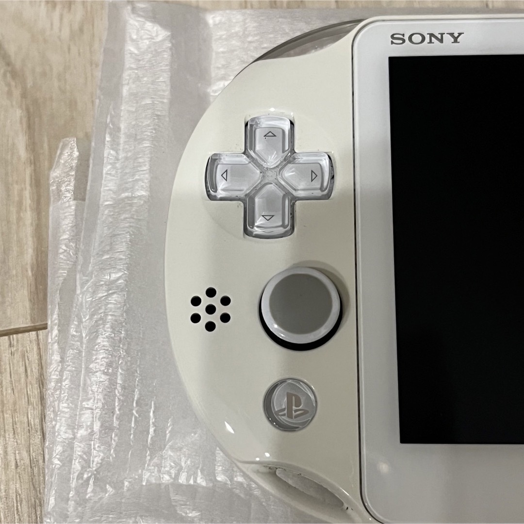 SONY PlayStationVITA 本体 PCH-2000 ZA12