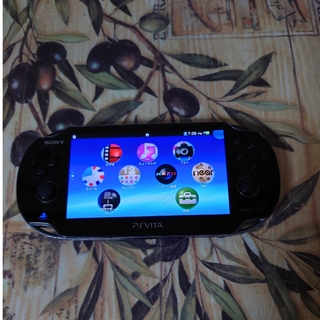 プレイステーションヴィータ(PlayStation Vita)の「PlayStation®Vita クリスタル・ブラック 1001(携帯用ゲーム機本体)