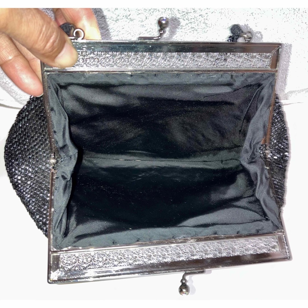 和洋ハンドバッグ ビーズバッグ フォーマル可 ブラック　キラキラ　上品　レトロ レディースのバッグ(ハンドバッグ)の商品写真
