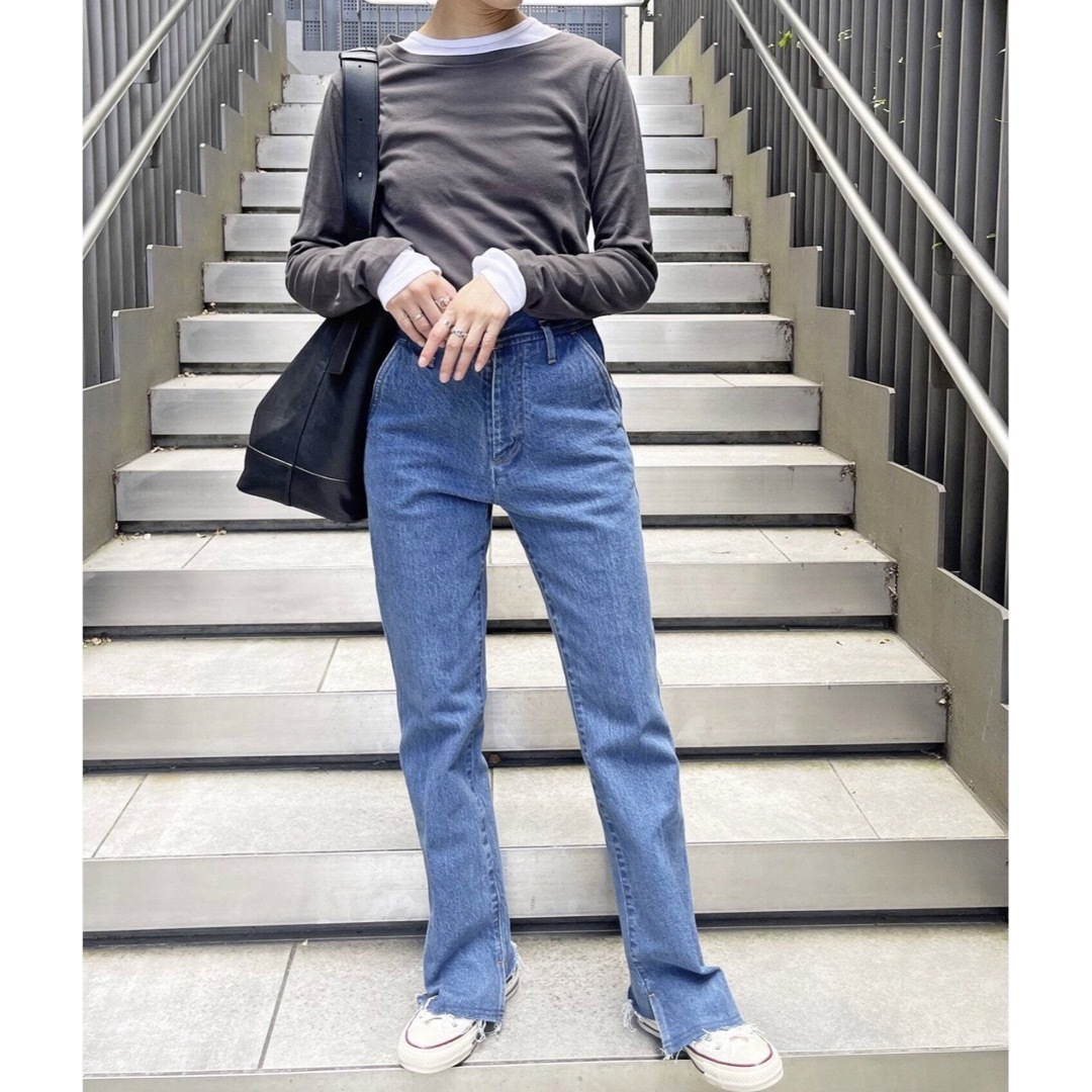 URBAN RESEARCH(アーバンリサーチ)の美脚！5 1/2 BEAUTY-LINE SLIT DENIM［ブラック］ レディースのパンツ(デニム/ジーンズ)の商品写真