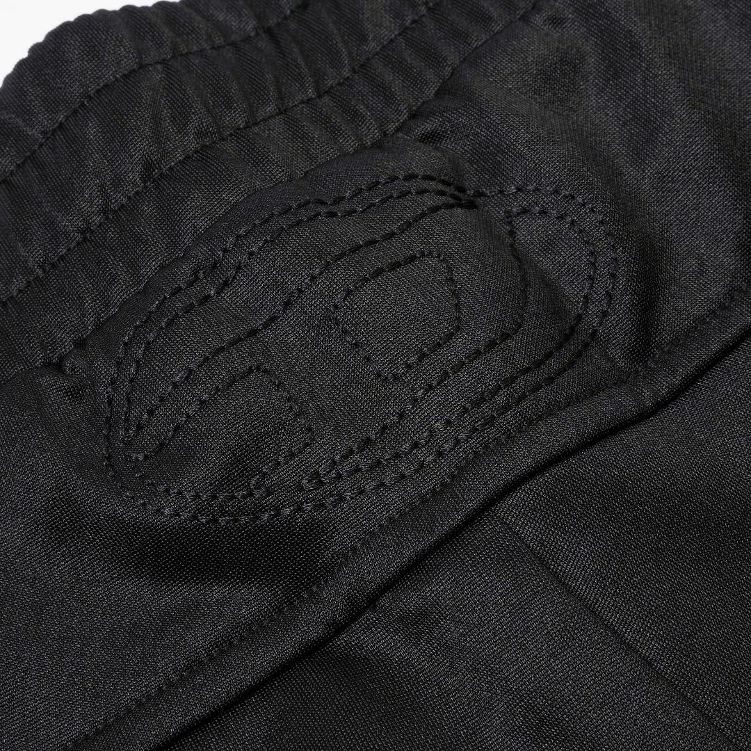 DIESEL(ディーゼル)の新品 DIESEL サイドライン ストレートパンツ S メンズのパンツ(その他)の商品写真