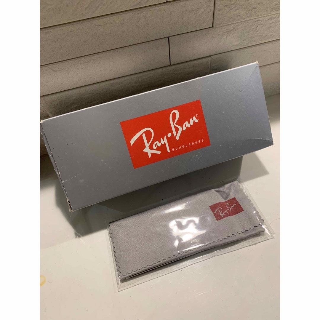 Ray-Ban(レイバン)のRayBan 箱&メガネ拭き メンズのファッション小物(サングラス/メガネ)の商品写真