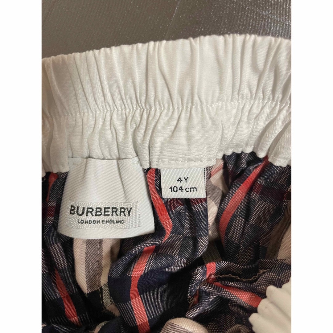 BURBERRY(バーバリー)のショーパン キッズ/ベビー/マタニティのキッズ服女の子用(90cm~)(パンツ/スパッツ)の商品写真