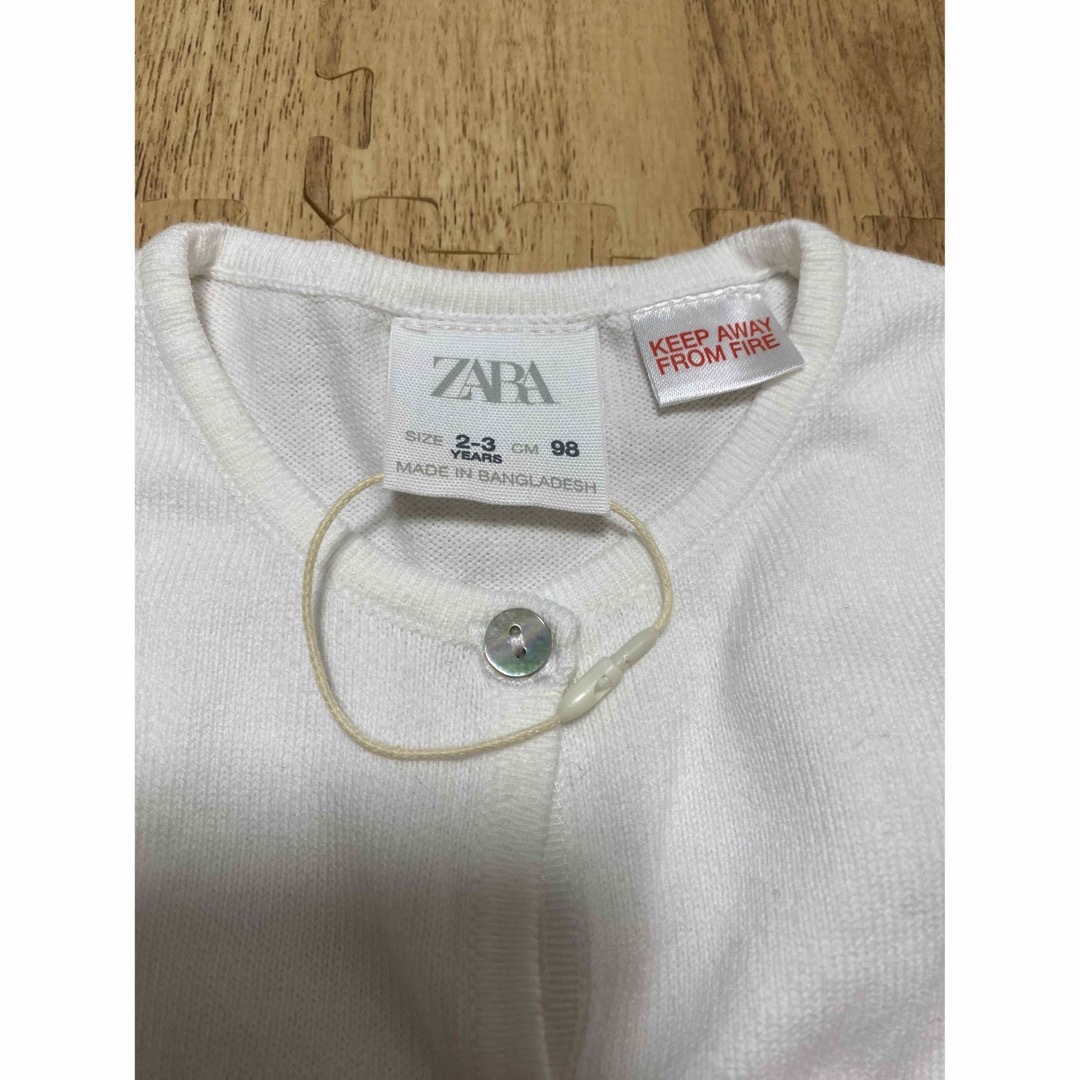 ZARA KIDS(ザラキッズ)のZARAベビー　ニットカーディガン　95 98 100　　子ども服 キッズ/ベビー/マタニティのキッズ服女の子用(90cm~)(カーディガン)の商品写真