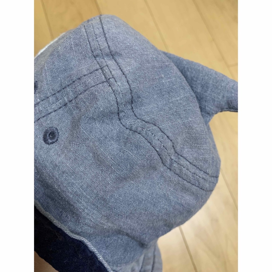 babyGAP(ベビーギャップ)の【babyGAP】シャンブレー サメ バケットハット  キッズ/ベビー/マタニティのこども用ファッション小物(帽子)の商品写真