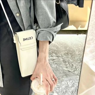 セリーヌ ポーチ(レディース)の通販 700点以上 | celineのレディースを