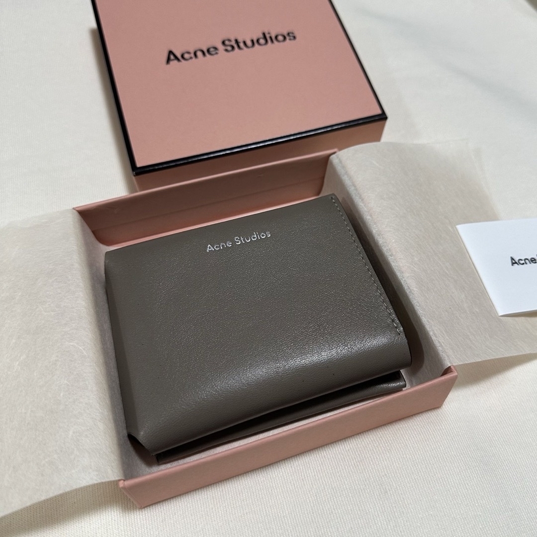 Acne Studios(アクネストゥディオズ)の【新品未使用】Acne Studios 財布 レディースのファッション小物(財布)の商品写真