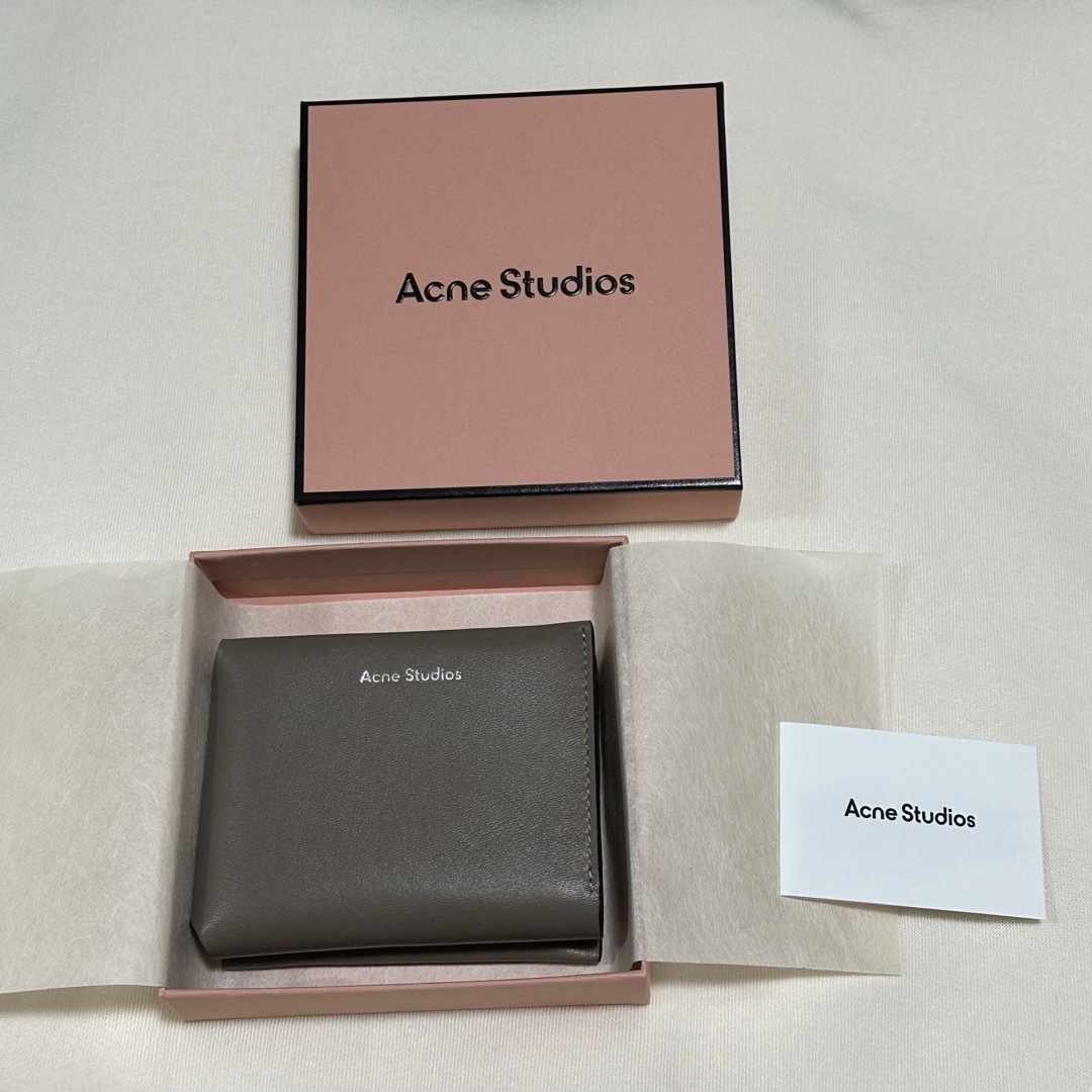 Acne Studios(アクネストゥディオズ)の【新品未使用】Acne Studios 財布 レディースのファッション小物(財布)の商品写真