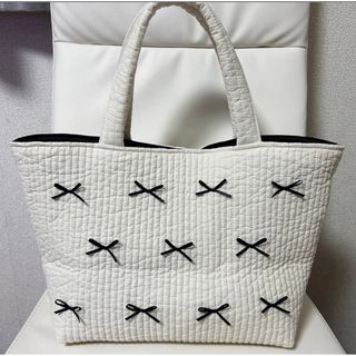 ヌビバッグ♡ハンドメイド♡クリーム色♡リボン付き♡ハンドバッグ♡