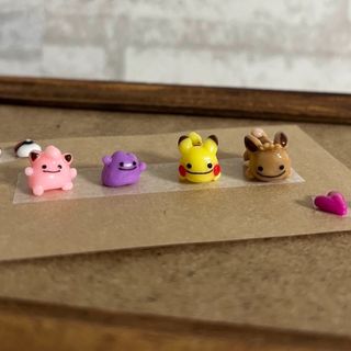 ポケモン(ポケモン)の3dネイルパーツ　オーダー　【へんしんメタモン　寝そべりポケモン　痛ネイル】(デコパーツ)