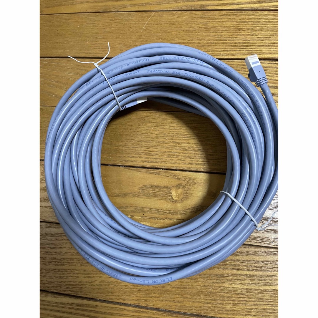 エレコム ツメ折れ防止LANケーブル CAT6A対応 20m LDJ-6ASTD スマホ/家電/カメラのPC/タブレット(その他)の商品写真