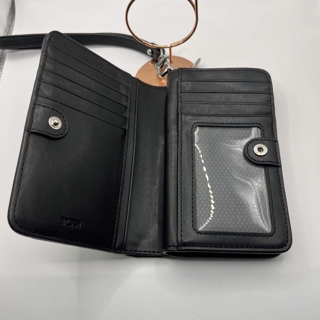 TUMI 財布　美品　定価38000円　黒　外ポケット　多目的な使い方