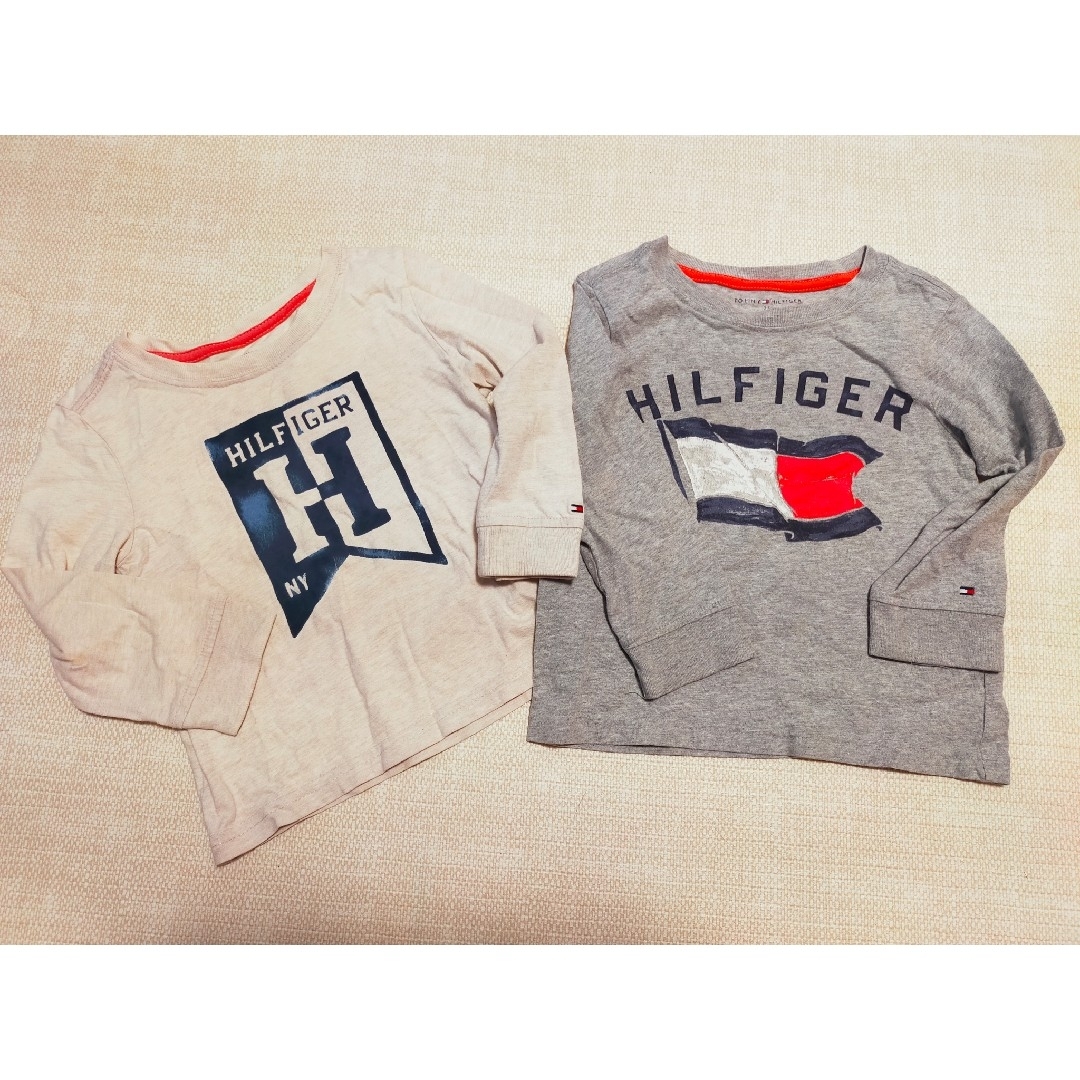 TOMMY HILFIGER(トミーヒルフィガー)のトミーヒルフィガー　ロンＴ　長袖　2T 2枚セット キッズ/ベビー/マタニティのキッズ服男の子用(90cm~)(Tシャツ/カットソー)の商品写真