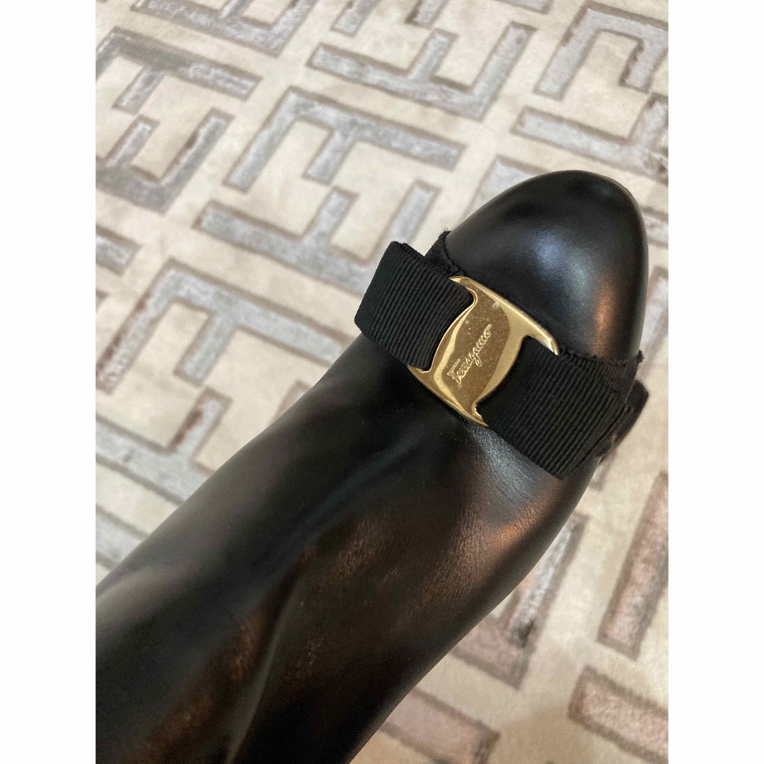 新品同様 Ferragamoフェラガモ レザー 靴 ショートブーツ 36 d 新品同様 Ferragamoフェラガモ レザー 靴 ショートブーツ 36 d