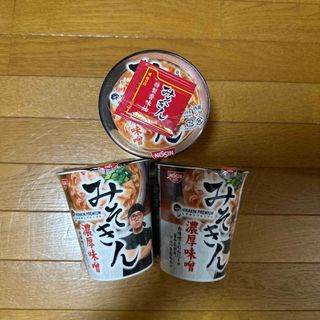 ニッシンショクヒン(日清食品)のみそきん　ヒカキンプロデュースカップ麺　3個(インスタント食品)