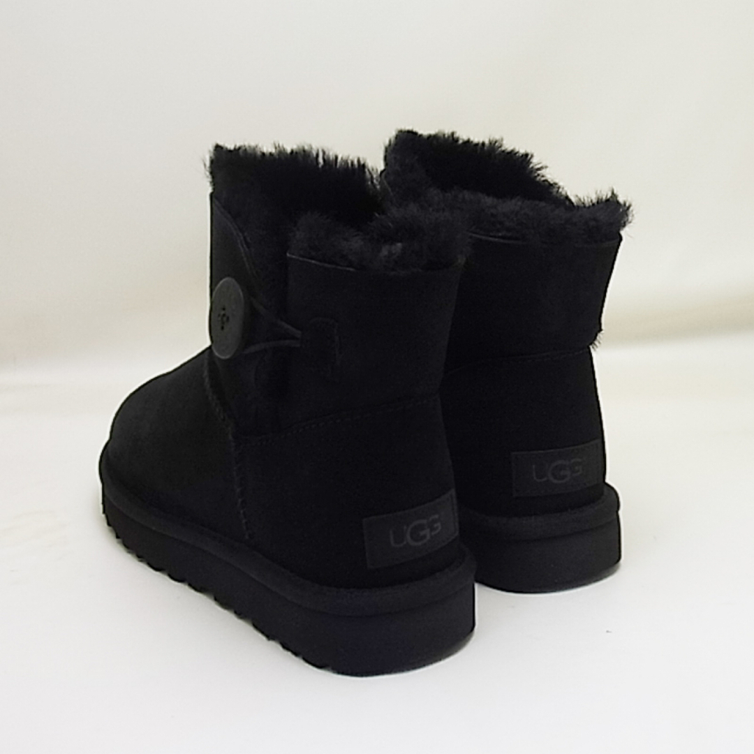 UGG(アグ)の新品 アグ MINI BAILEY BUTTON Ⅱ ブラック 25.0cm レディースの靴/シューズ(ブーツ)の商品写真