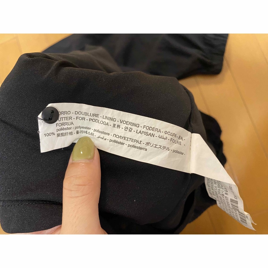 ZARA(ザラ)のパイちゃんさま専用 ZARA チュニックトップス ブラック レディースのトップス(チュニック)の商品写真