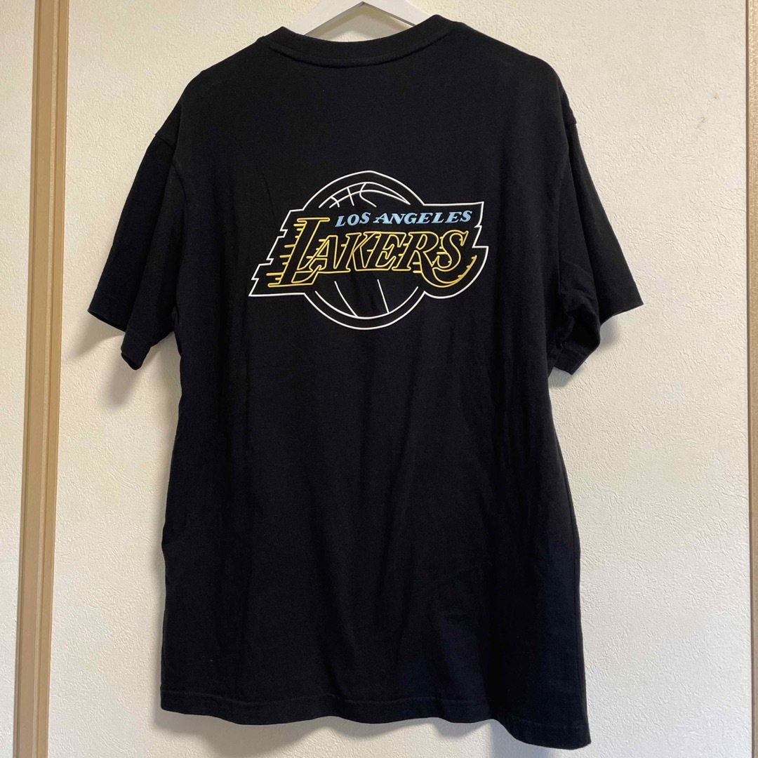 Los Angeles Lakers カラフルアートワーク ルーズフィットTシャ メンズのトップス(Tシャツ/カットソー(半袖/袖なし))の商品写真