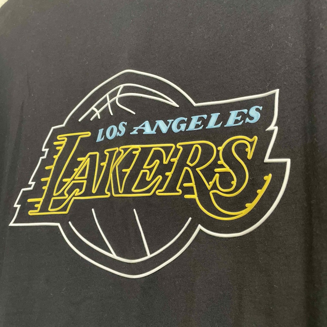 Los Angeles Lakers カラフルアートワーク ルーズフィットTシャ メンズのトップス(Tシャツ/カットソー(半袖/袖なし))の商品写真