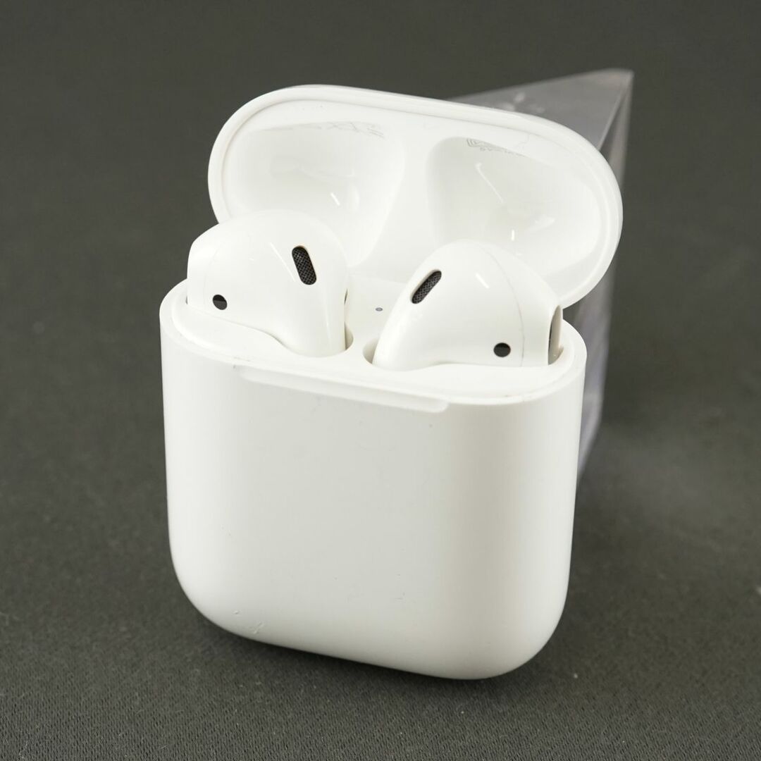 スマホ/家電/カメラApple AirPods with Charging Case エアーポッズ ワイヤレスイヤホン USED品 第二世代 Bluetooth MV7N2J/A 完動品  T V8018