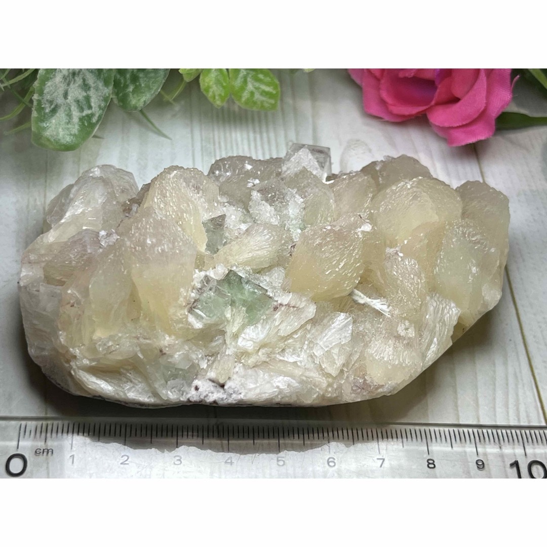天使の水晶✨ グリーンアポフィライト 原石 魚眼石 スチルバイト 天使の水晶✨ グリーンアポフィライト 原石 魚眼石 スチルバイト